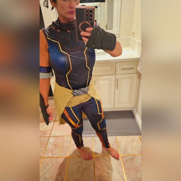 Womens Medium Black Panther Shuri Halloween costume - Picture 5 of 13